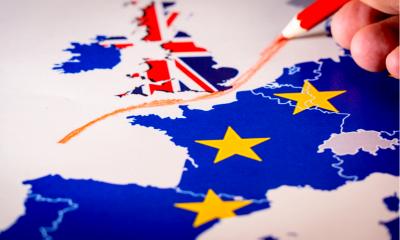 Hand drawing a red line between the UK and the rest of the European Union Hand drawing a red line between the UK and the rest of the European Union