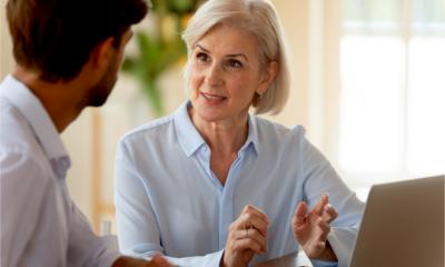 A women provides business advice to a young entrepreneur